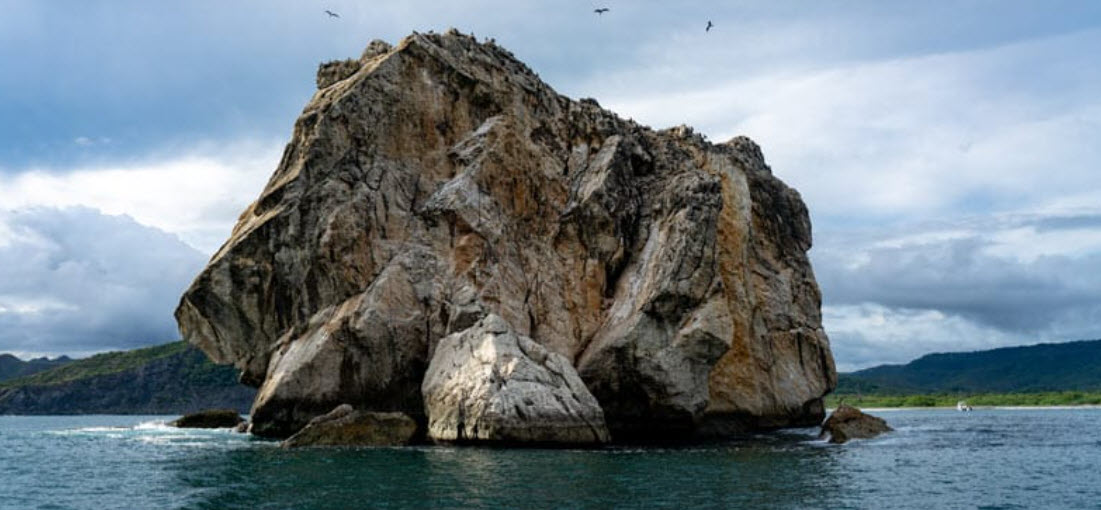 Witches Rock surf destination in Costa Rica